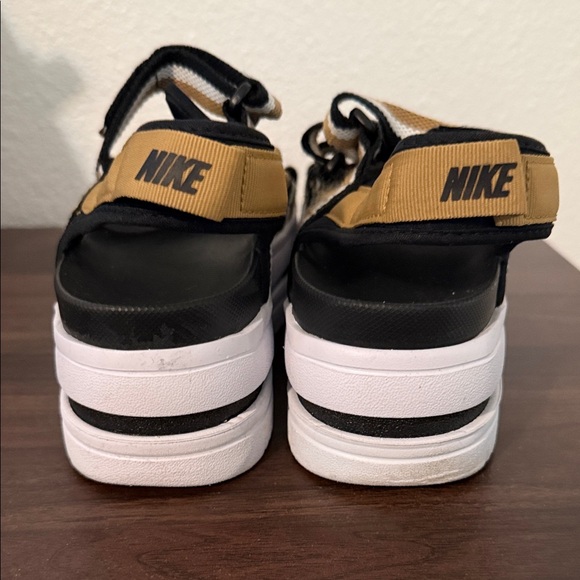 Nike Kids Black, Tan & White Striped Hook-and-Loop Sandals - Picture 4 of 5